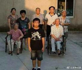 吃瓜全家福,一家人的欢乐时光