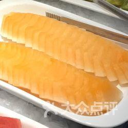 吃哈密瓜烤肉,夏日美食新风尚